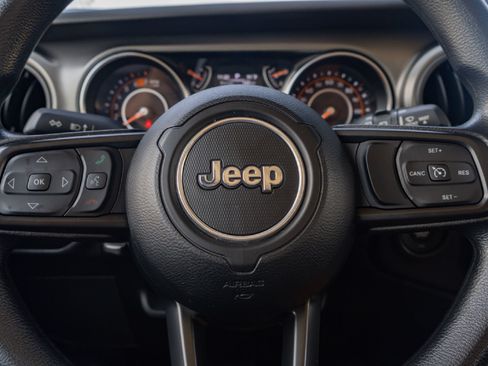 Used 2022 Jeep Wrangler Unlimited Sport AWD/4WD image 12