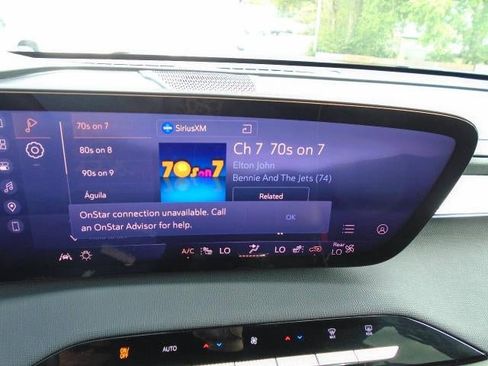 Certified 2025 Buick Enclave Preferred AWD/4WD image 13