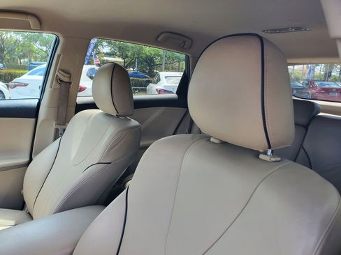 Used 2010 Toyota Venza image 14