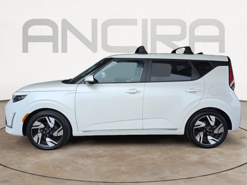 Certified 2023 Kia Soul GT-Line image 6