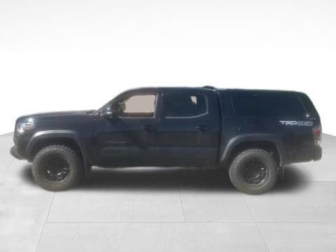 Used 2021 Toyota Tacoma TRD Off-Road w/ Technology Package AWD/4WD image 3