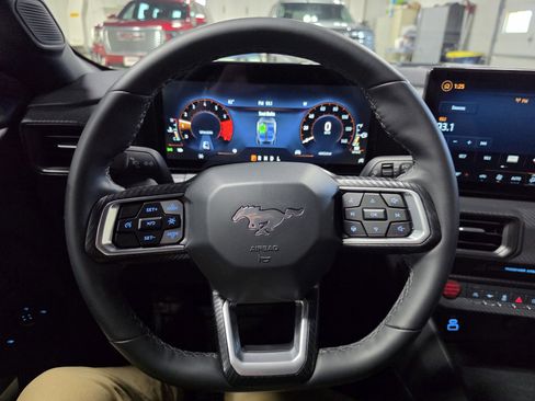 Used 2026 Ford Mustang Coupe image 17