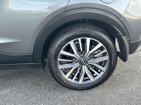 Used 2024 Nissan Kicks SV image 19