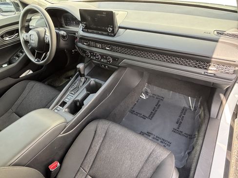Certified 2025 Honda Accord SE image 8