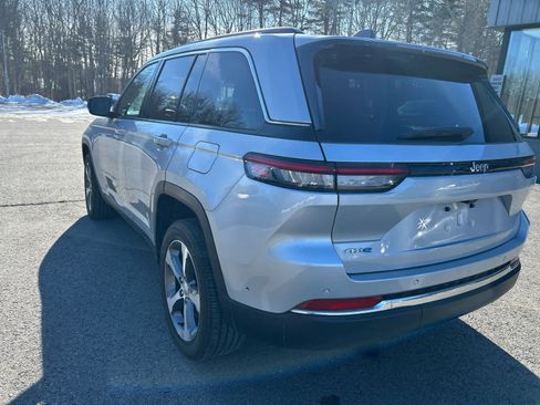 Used 2023 Jeep Grand Cherokee 4WD 4xe image 8