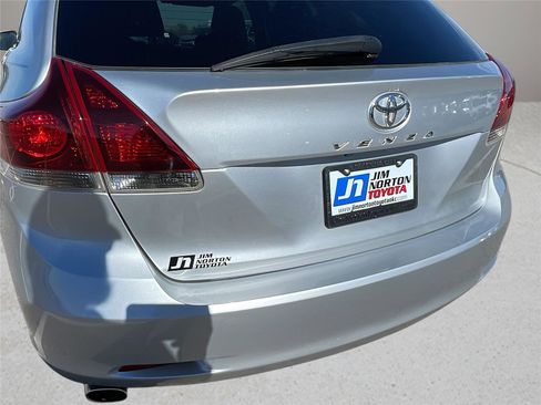 Used 2013 Toyota Venza XLE image 12