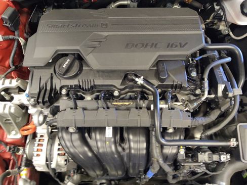 Used 2023 Hyundai Elantra SEL FWD image 30
