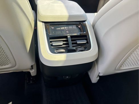 Used 2023 Volvo XC90 B6 Plus w/ Protection Package Premier AWD/4WD image 12
