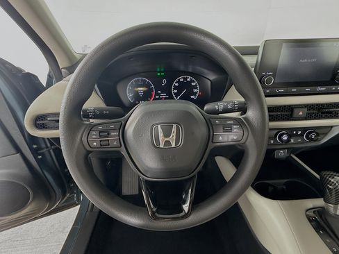 Certified 2025 Honda HR-V LX image 11