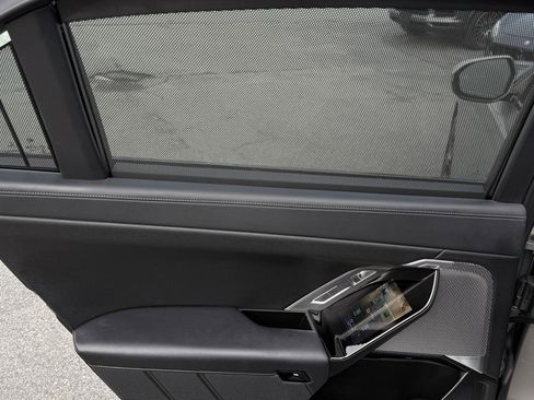 Used 2023 BMW 760i xDrive w/ Executive Package image 28