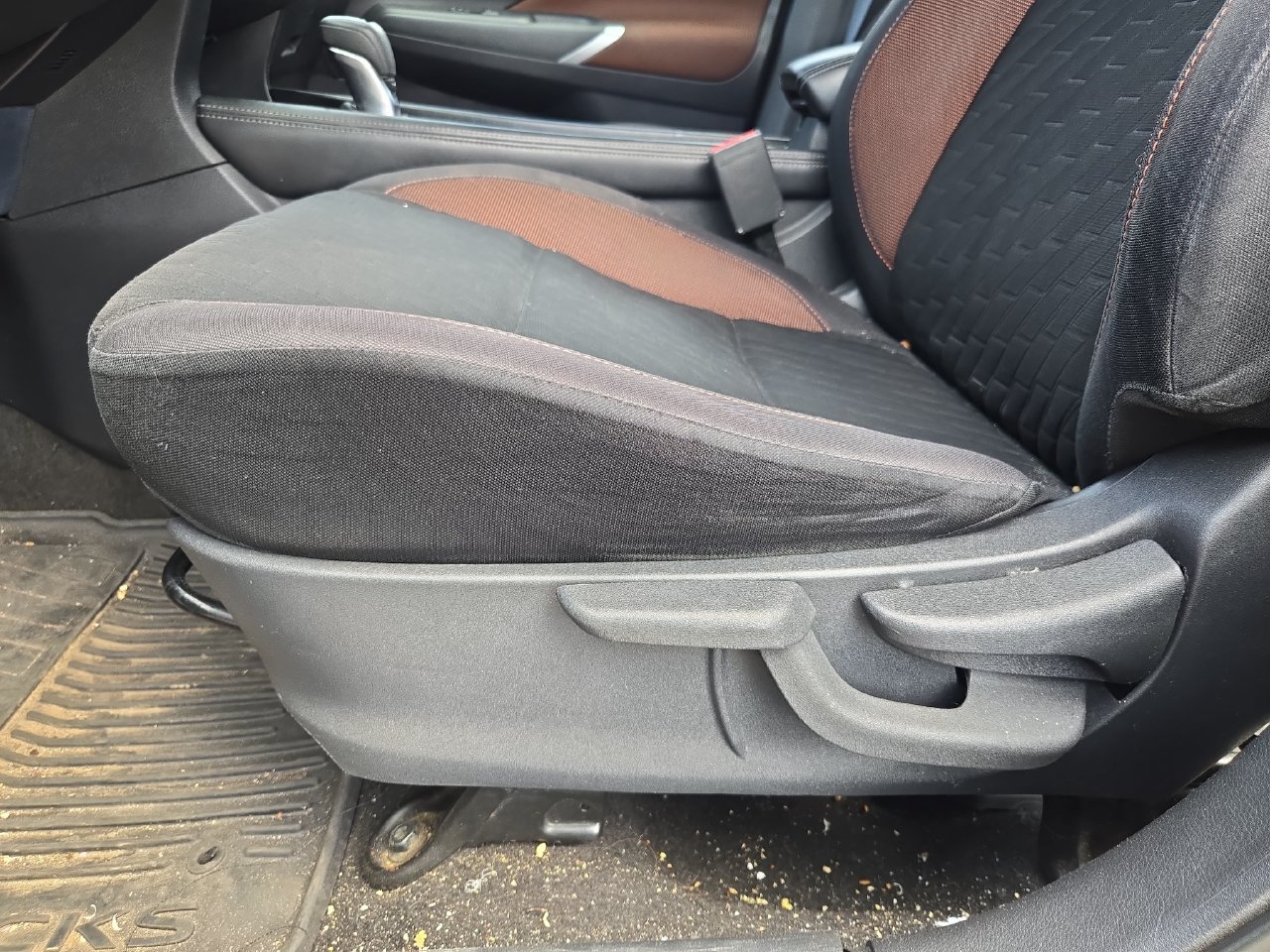 Used 2022 Nissan Kicks SR FWD image 20