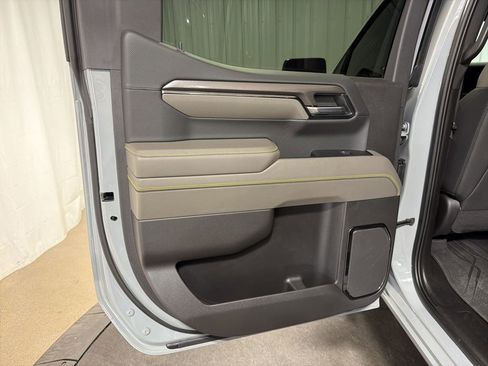 Certified 2024 Chevrolet Silverado 1500 ZR2 w/ Technology Package image 18