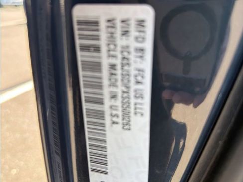 Certified 2025 Jeep Wagoneer L Series III w/ Premium Group I AWD/4WD image 21