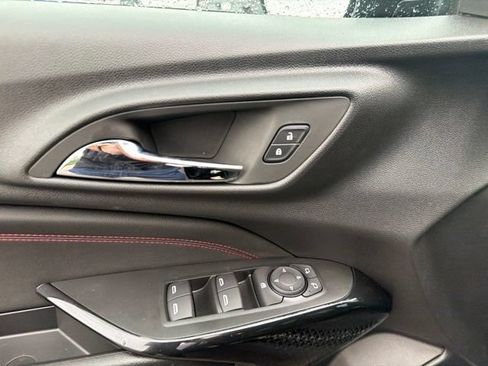 Used 2026 Chevrolet Trax RS w/ Sunroof Package FWD image 41