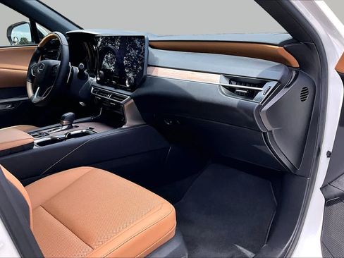 Used 2024 Lexus RX 350 Premium w/ Accessory Package (Z1) FWD image 19