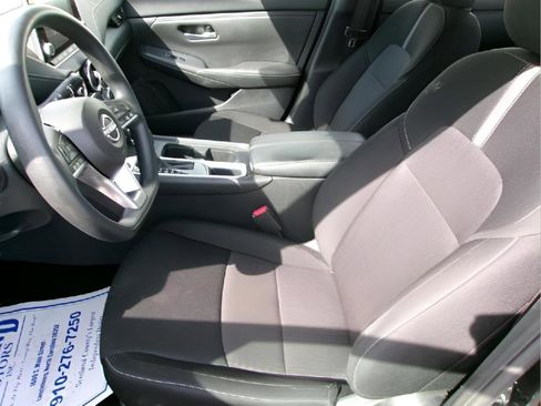 Used 2024 Nissan Sentra SV image 13