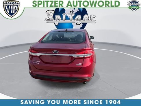 Used 2017 Ford Fusion SE w/ Fusion SE Technology Package image 8