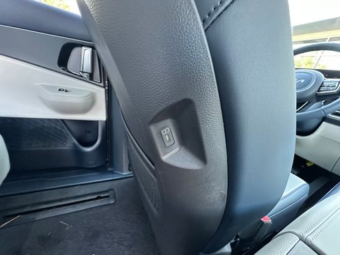 New 2026 Kia Carnival SX image 23