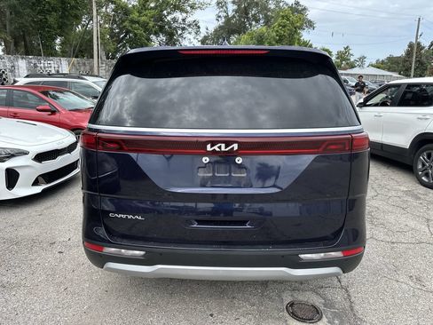 Certified 2024 Kia Carnival LX FWD image 5