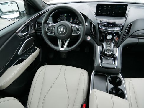 Certified 2025 Acura RDX SH-AWD image 9