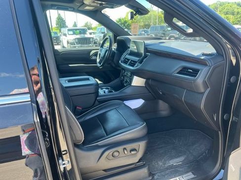 Used 2021 Chevrolet Tahoe Premier w/ Premium Package AWD/4WD image 11