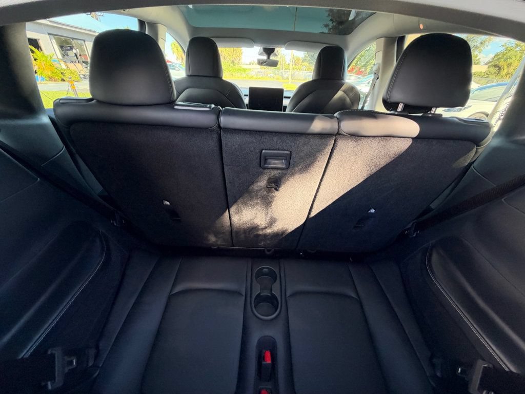 Used 2022 Tesla Model Y Long Range AWD/4WD image 24