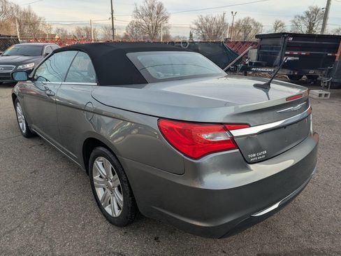 Used 2011 Chrysler 200 Touring w/ Cold Weather Group FWD image 5
