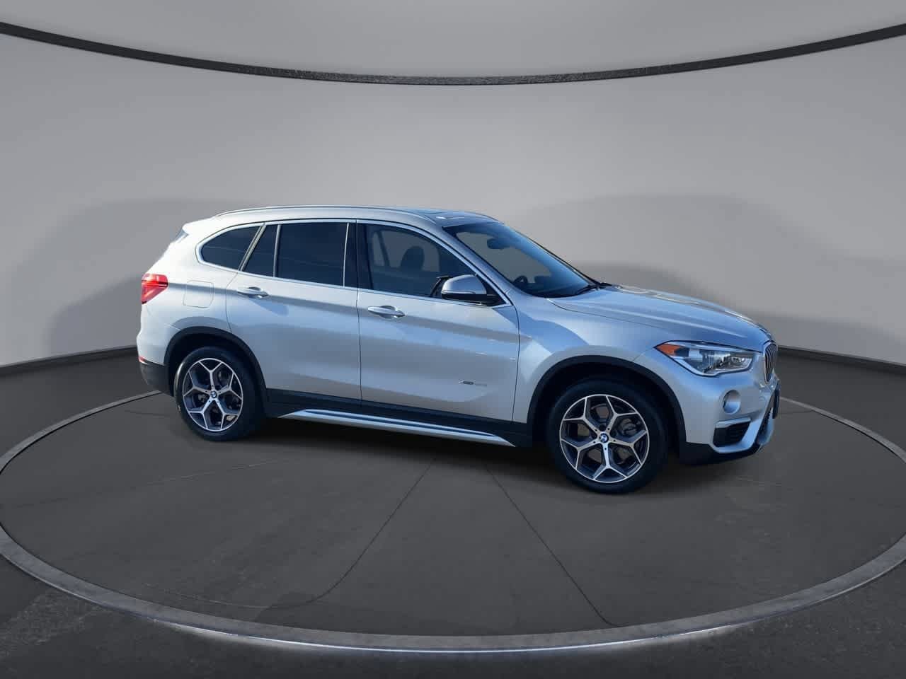 Used 2018 BMW X1 xDrive28i AWD/4WD image 3