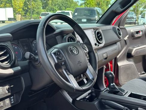 Used 2021 Toyota Tacoma TRD Off-Road w/ Technology Package AWD/4WD image 26