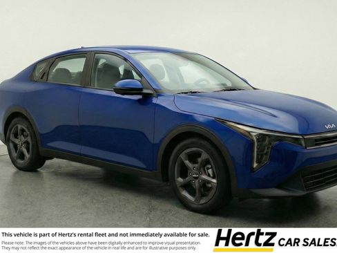 Used 2025 Kia K4 LXS image 1