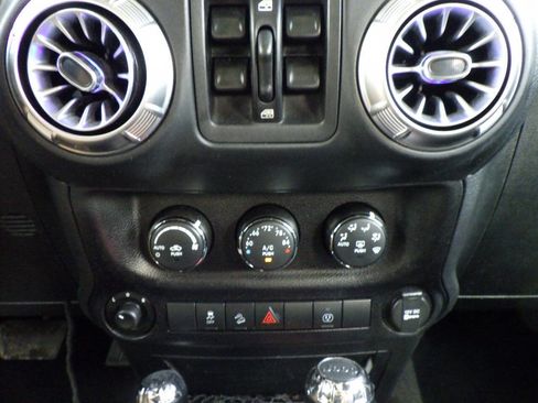 Used 2013 Jeep Wrangler Unlimited Sahara w/ Dual Top Group image 11