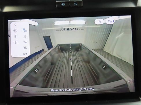 Used 2025 Ford F450 Platinum w/ FX4 Off-Road Package image 14