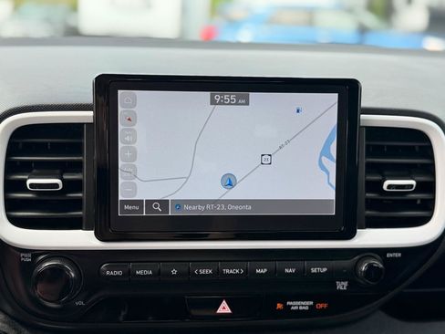 Used 2023 Hyundai Venue Limited FWD image 26