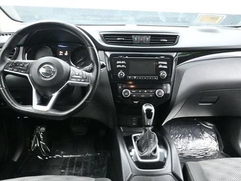 Used 2017 Nissan Rogue Sport SV w/ SV All-Weather Package AWD/4WD image 23