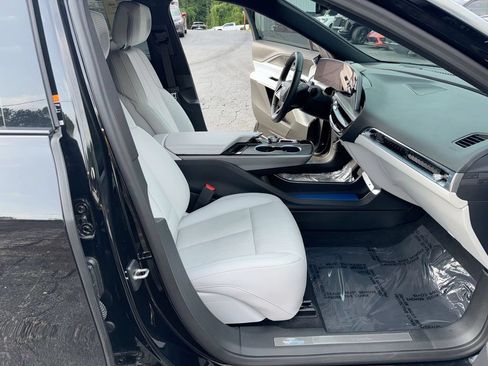 Used 2023 Cadillac Lyriq AWD image 32