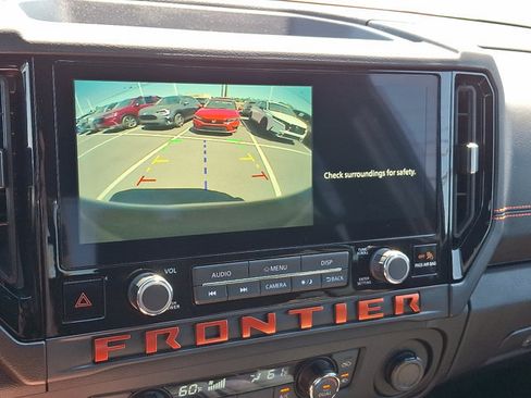 Used 2025 Nissan Frontier PRO-4X AWD/4WD image 18