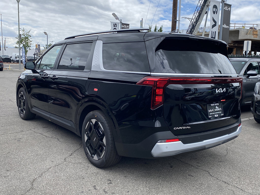 New 2026 Kia Carnival EX FWD image 6
