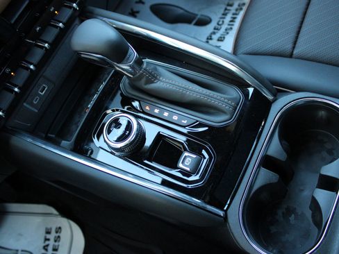 New 2026 GMC Canyon AT4 w/ AT4 Premium Package image 34