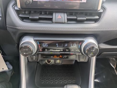 Used 2025 Toyota RAV4 LE AWD/4WD image 28