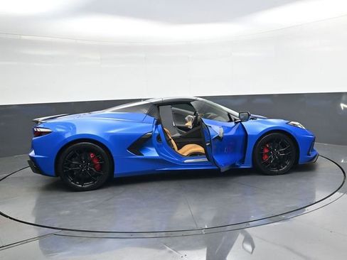 Used 2025 Chevrolet Corvette Stingray w/ Battery Protection Package image 34