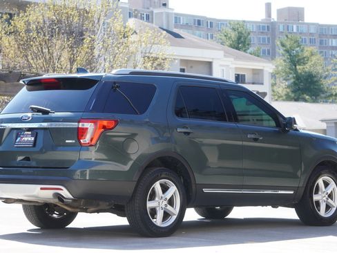 Used 2016 Ford Explorer XLT w/ Equipment Group 202A image 12