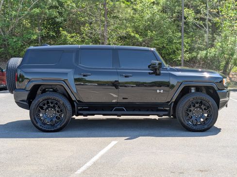 Used 2025 GMC Hummer EV 2X image 10