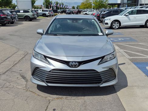 Used 2021 Toyota Camry LE FWD image 11
