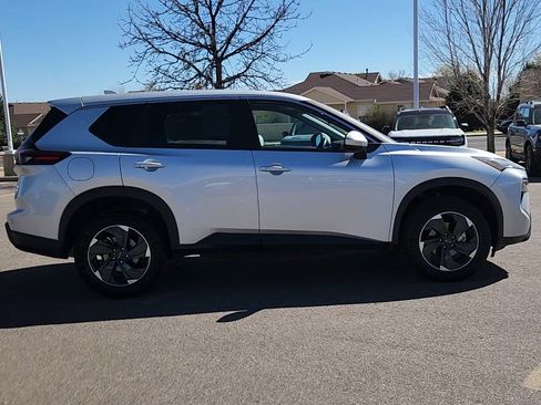 Used 2025 Nissan Rogue SV image 11