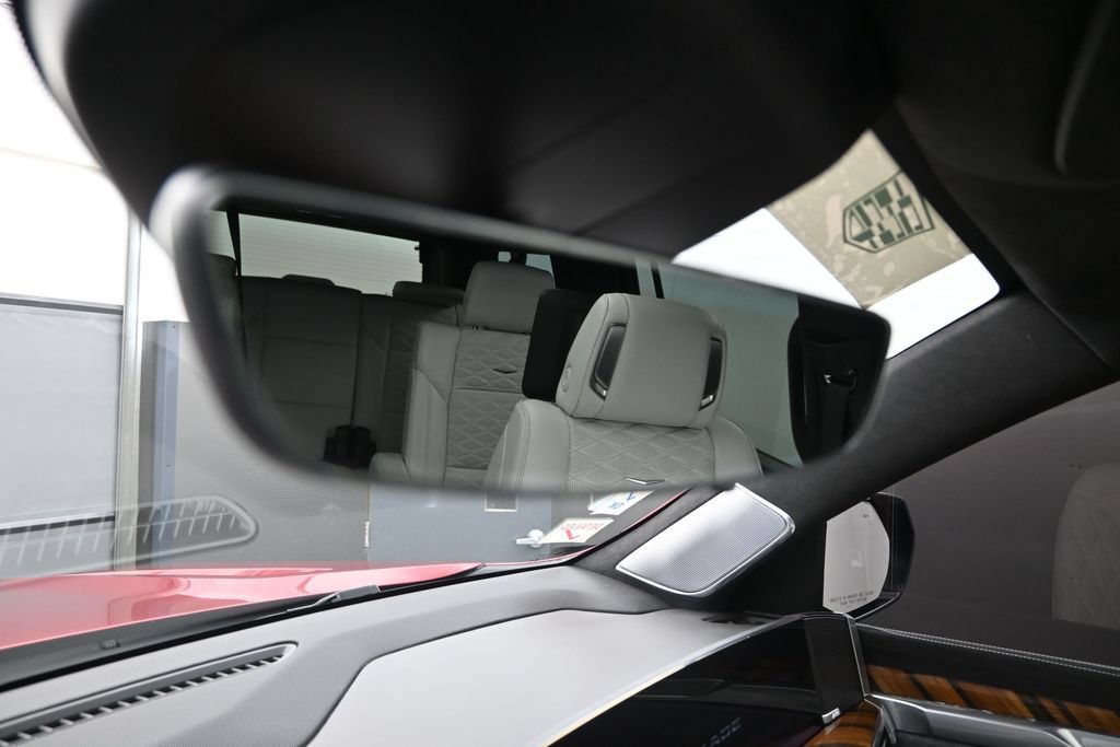 Certified 2025 Cadillac Escalade ESV Sport Platinum w/ LPO, Floor Liner Package AWD/4WD image 27