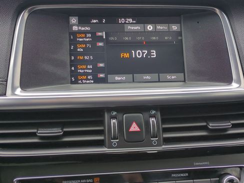 Used 2017 Kia Optima Premium w/ Hybrid Convenience Package image 24