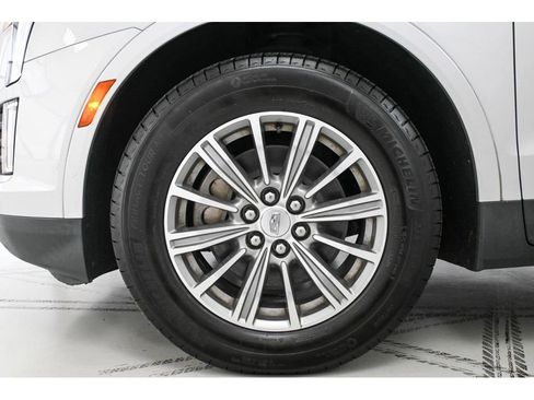 Used 2017 Cadillac XT5 Luxury w/ Driver Awareness Package image 22