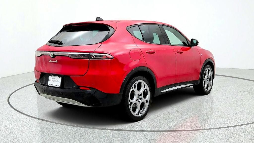 Used 2024 Alfa Romeo Tonale Ti w/ Premium Interior Package AWD/4WD image 5