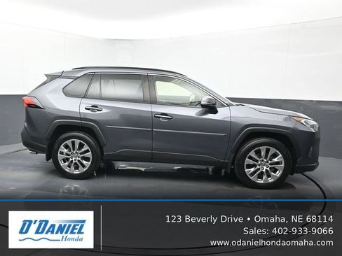 Used 2020 Toyota RAV4 XLE Premium AWD/4WD image 7