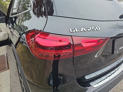 Certified 2025 Mercedes-Benz GLA 250 4MATIC image 36